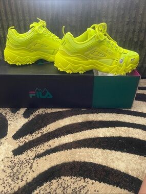 FILA Women’s Neon Yellow Chunky Trail Sneakers